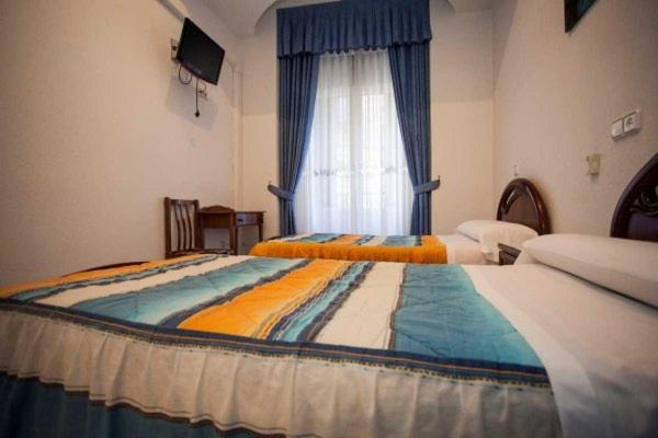 Hostal Palacios Fuencarral Madrid Buitenkant foto