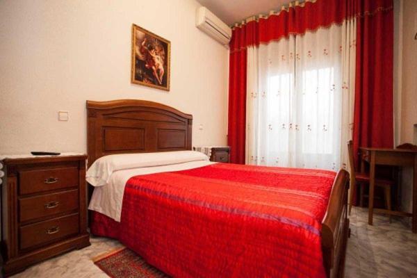 Hostal Palacios Fuencarral Madrid Buitenkant foto