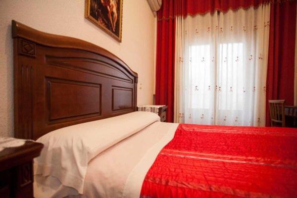 Hostal Palacios Fuencarral Madrid Buitenkant foto
