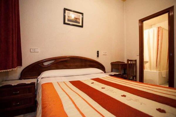 Hostal Palacios Fuencarral Madrid Buitenkant foto