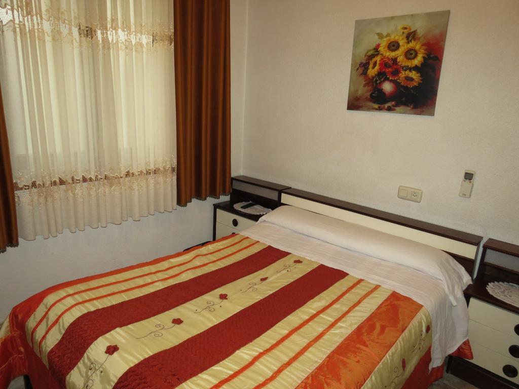Hostal Palacios Fuencarral Madrid Kamer foto