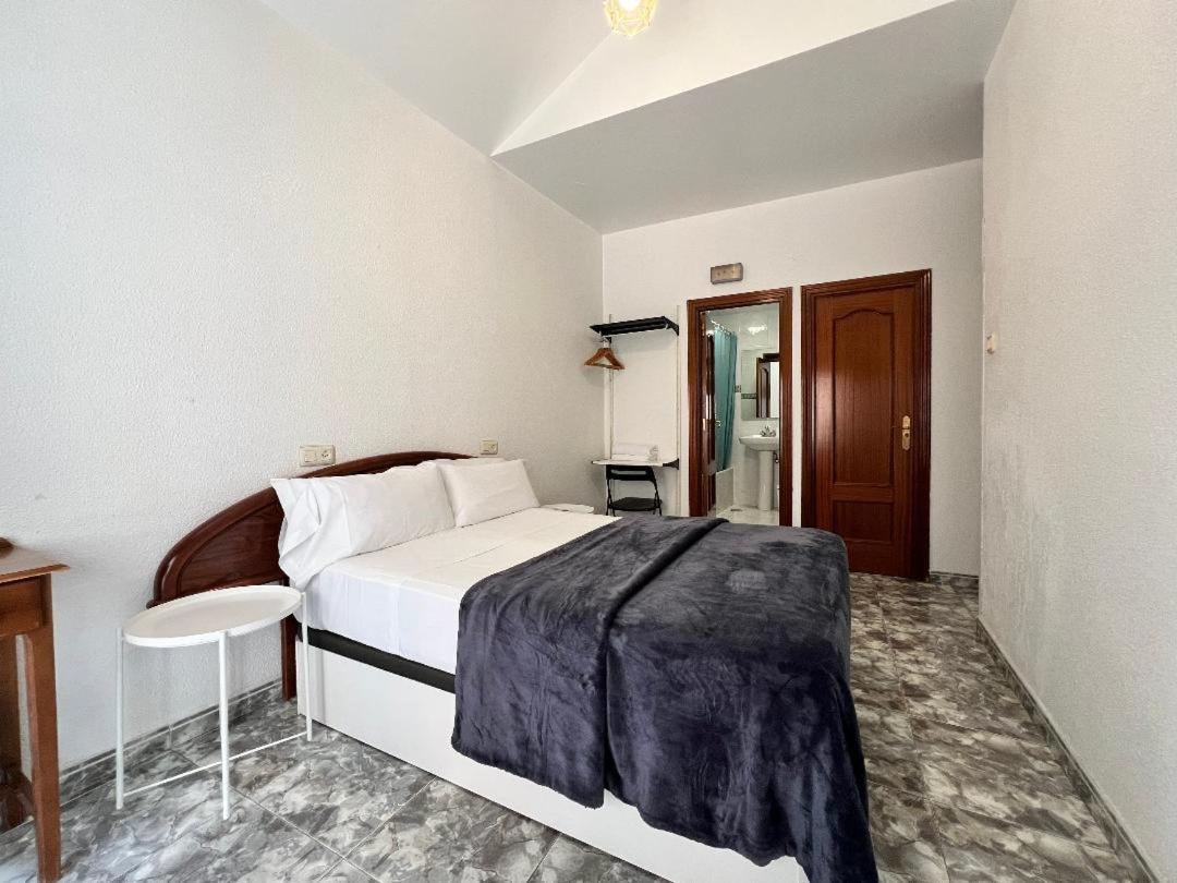 Hostal Palacios Fuencarral Madrid Buitenkant foto