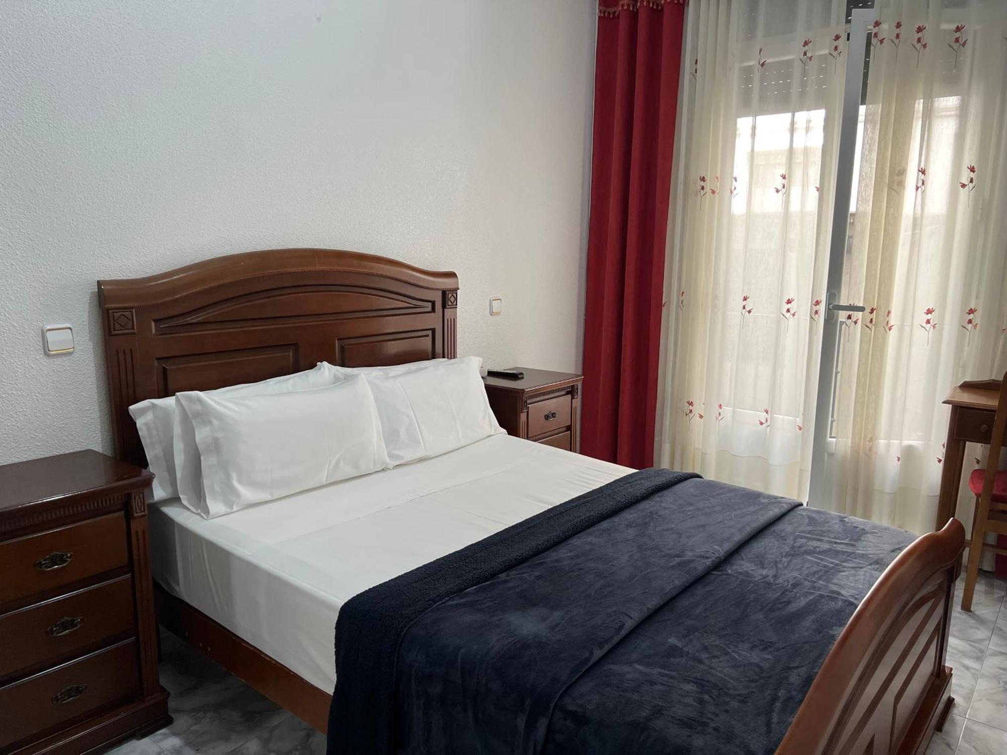 Hostal Palacios Fuencarral Madrid Buitenkant foto