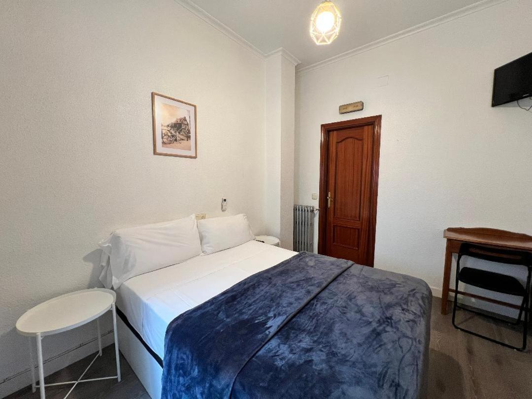 Hostal Palacios Fuencarral Madrid Buitenkant foto