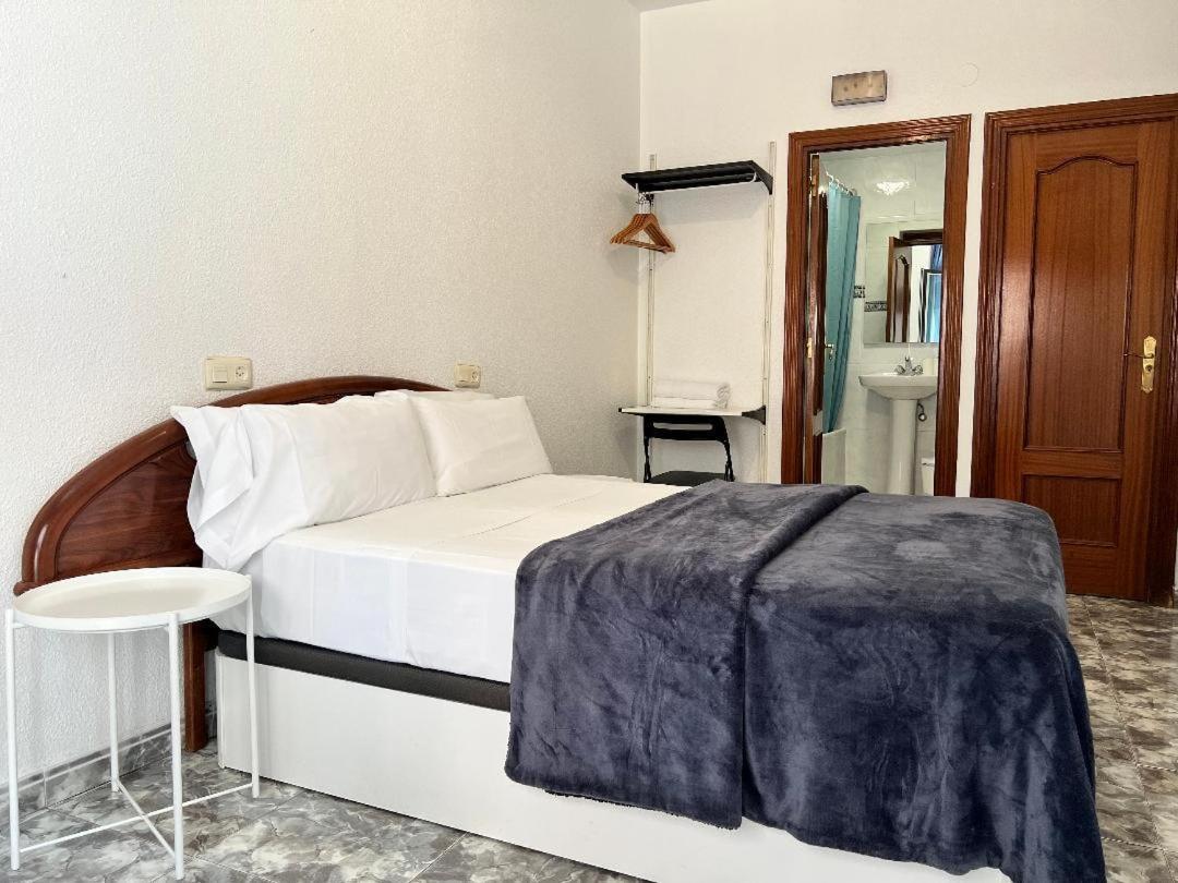 Hostal Palacios Fuencarral Madrid Buitenkant foto