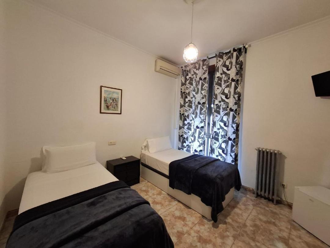 Hostal Palacios Fuencarral Madrid Buitenkant foto