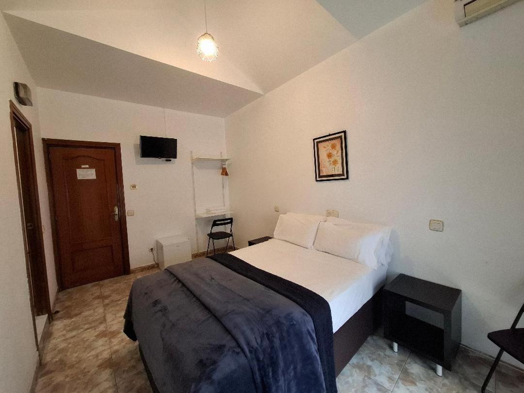 Hostal Palacios Fuencarral Madrid Buitenkant foto