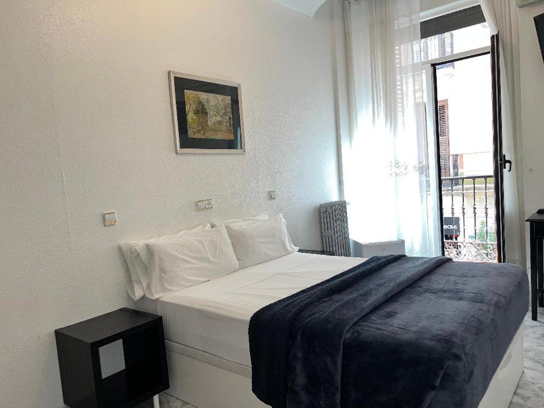 Hostal Palacios Fuencarral Madrid Buitenkant foto