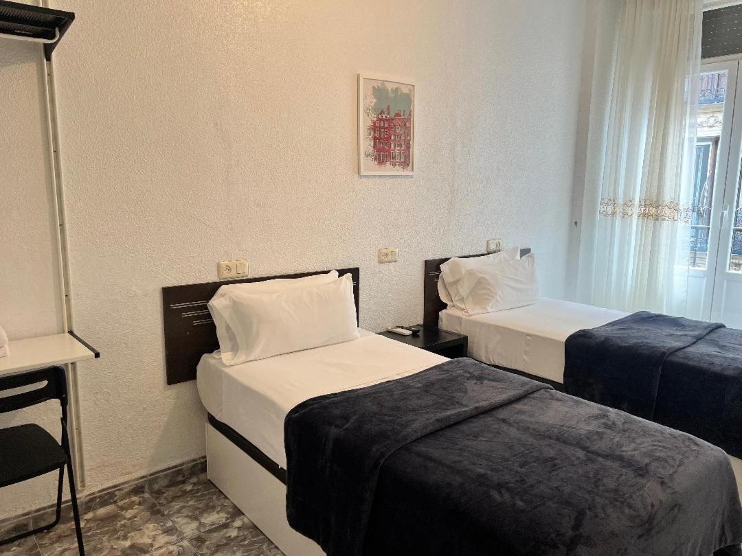 Hostal Palacios Fuencarral Madrid Buitenkant foto
