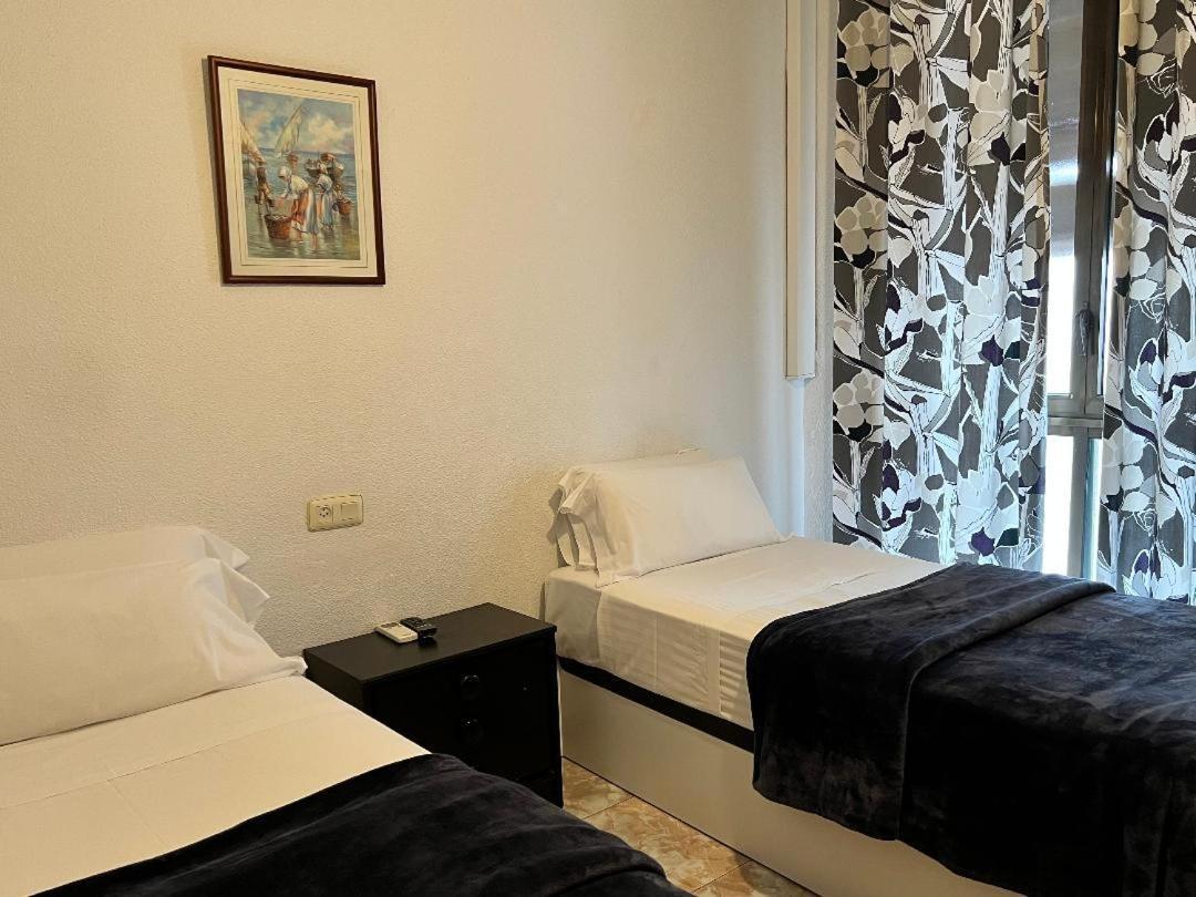 Hostal Palacios Fuencarral Madrid Buitenkant foto