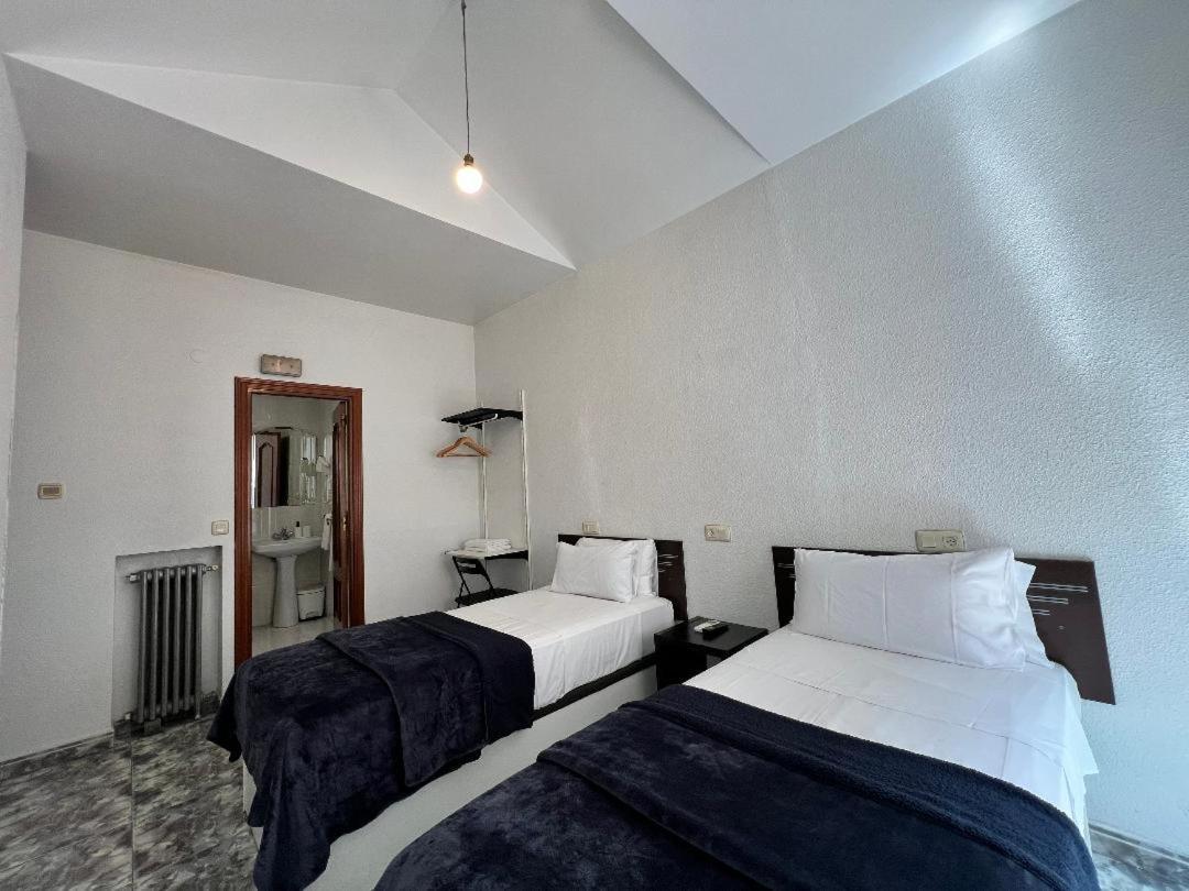 Hostal Palacios Fuencarral Madrid Buitenkant foto