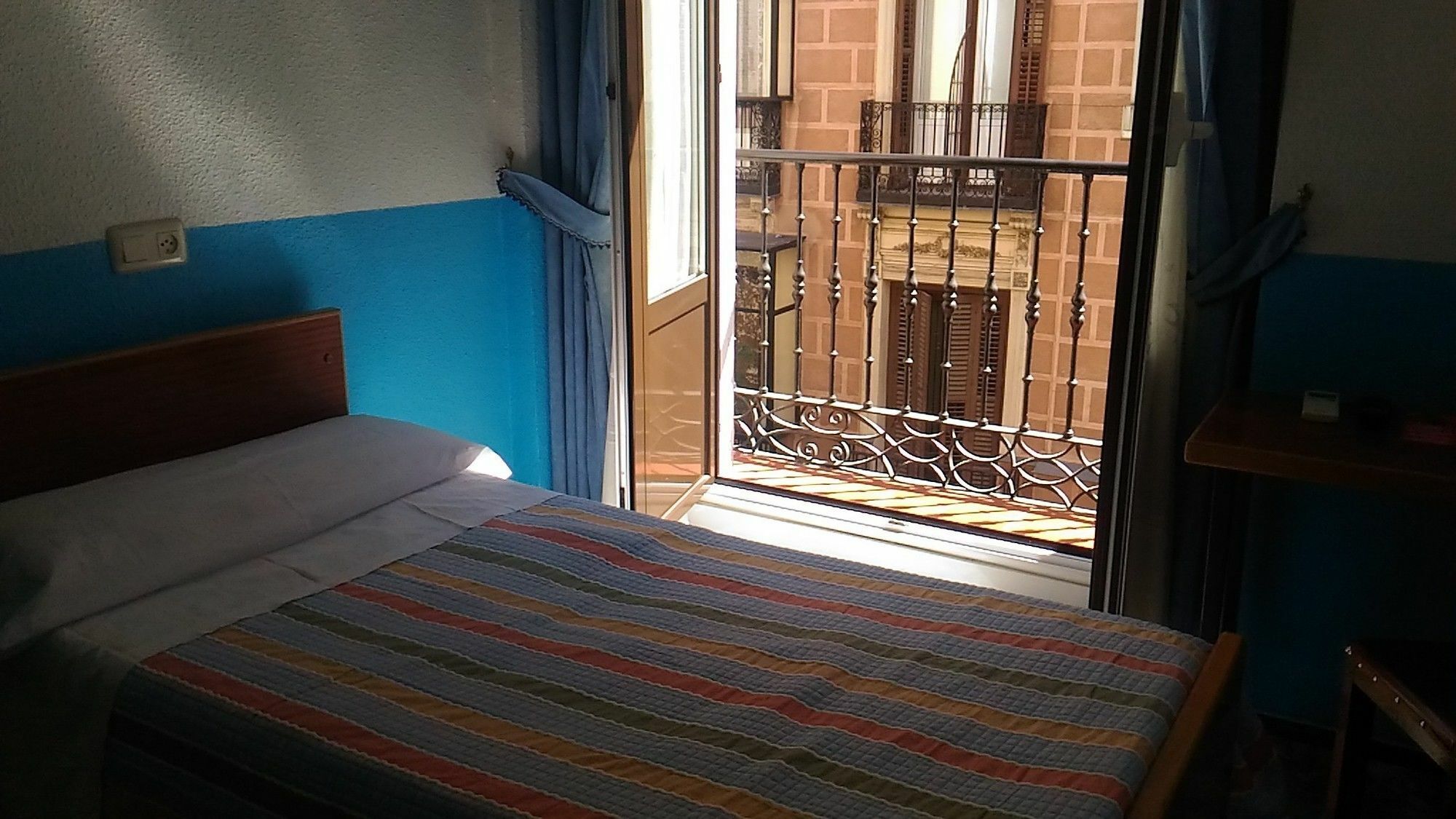 Hostal Palacios Fuencarral Madrid Buitenkant foto