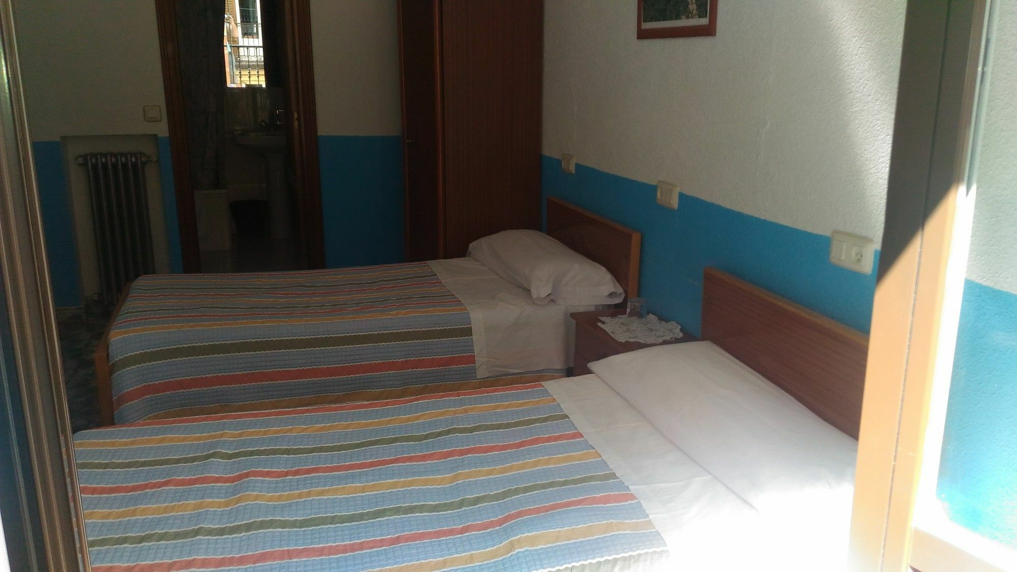 Hostal Palacios Fuencarral Madrid Buitenkant foto