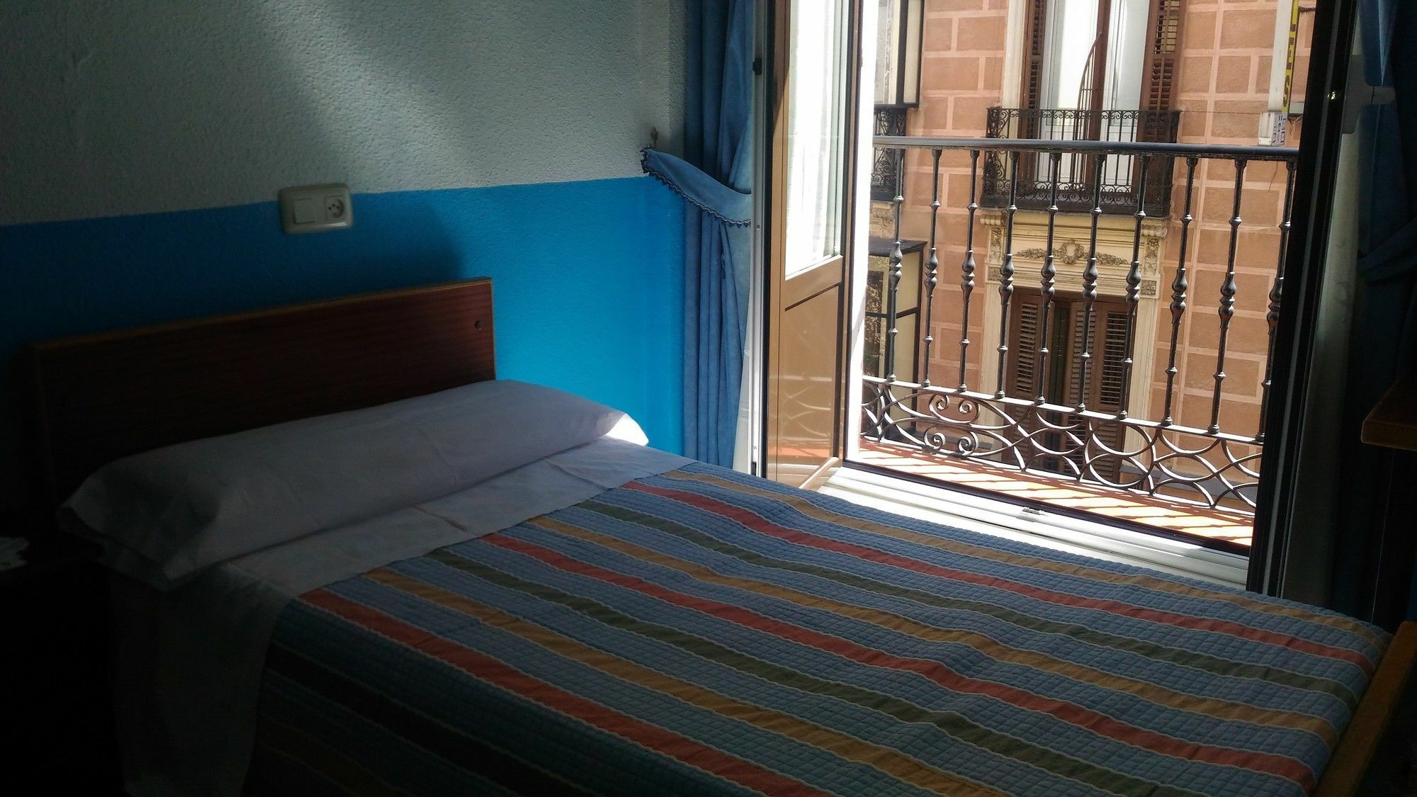 Hostal Palacios Fuencarral Madrid Buitenkant foto