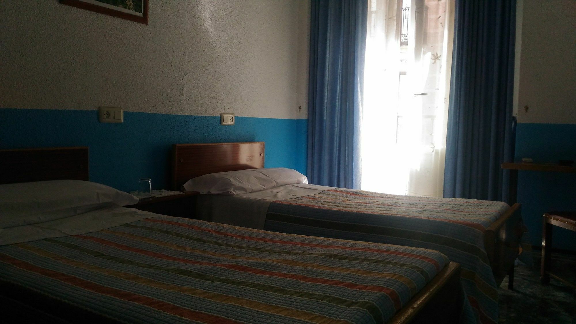 Hostal Palacios Fuencarral Madrid Buitenkant foto